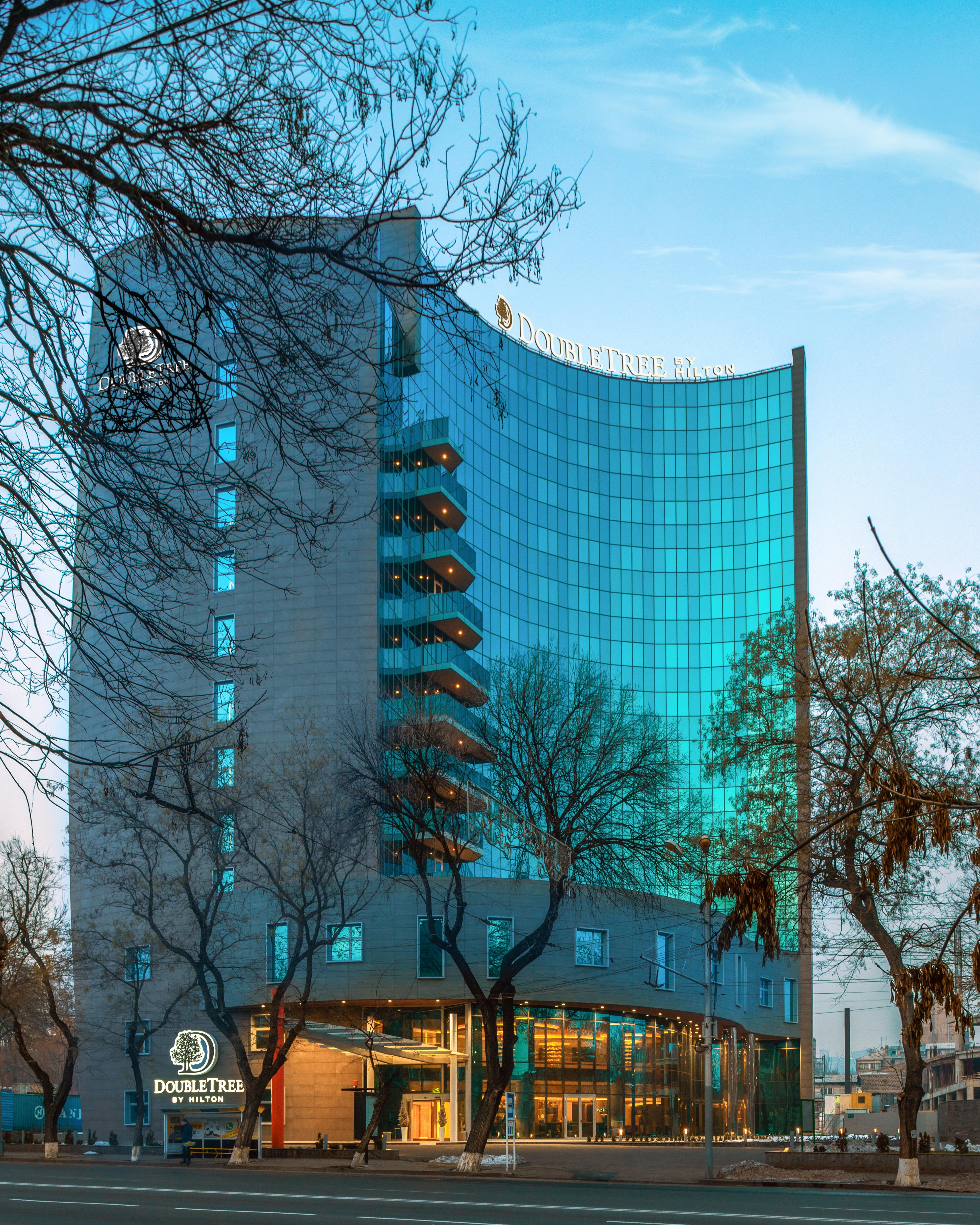 Doubletree By Hilton Yerevan City Centre Zewnętrze zdjęcie